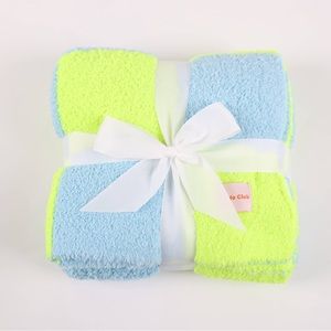 The best toddler or puppy blanket. Plush and chic. Bright blue and Yellow.